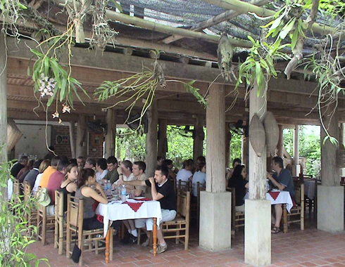 Restaurants in Van Long - Cuc Phương area