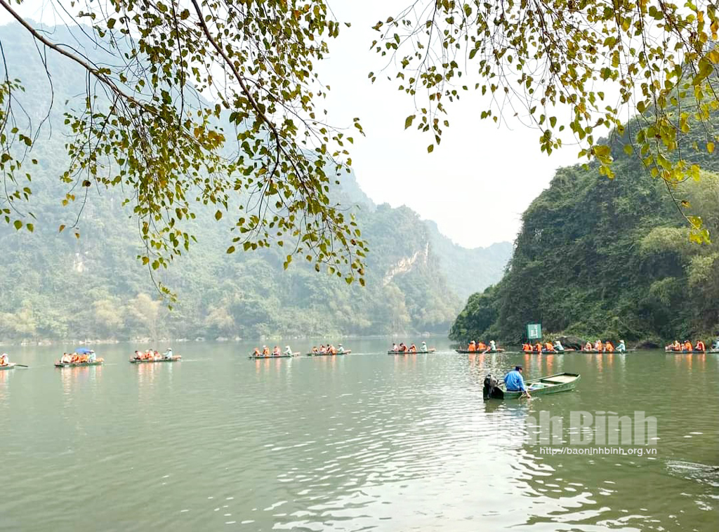 Ngày 12/7/2023 HĐND tỉnh Ninh Bình đã ban hành Nghị quyết số 105/2023/NQ-HĐND về việc ban hành Quy định một số chính sách hỗ trợ phát triển du lịch trên địa bàn tỉnh giai đoạn 2023- 2030.