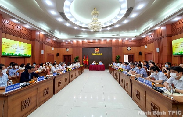 Hội nghị ký kết thỏa thuận hợp tác phát triển du lịch giữa tỉnh Ninh Bình và tỉnh Quảng nam