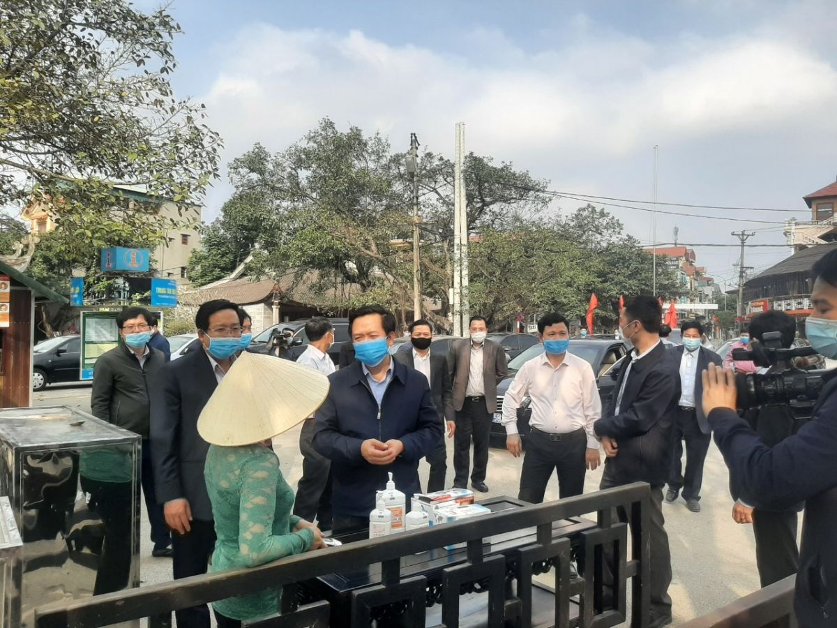 Đồng chí Chủ tịch UBND tỉnh Ninh Bình kiểm tra công tác phòng, chống dịch Covid-19 tại một số khu, điểm du lịch trên địa bàn tỉnh